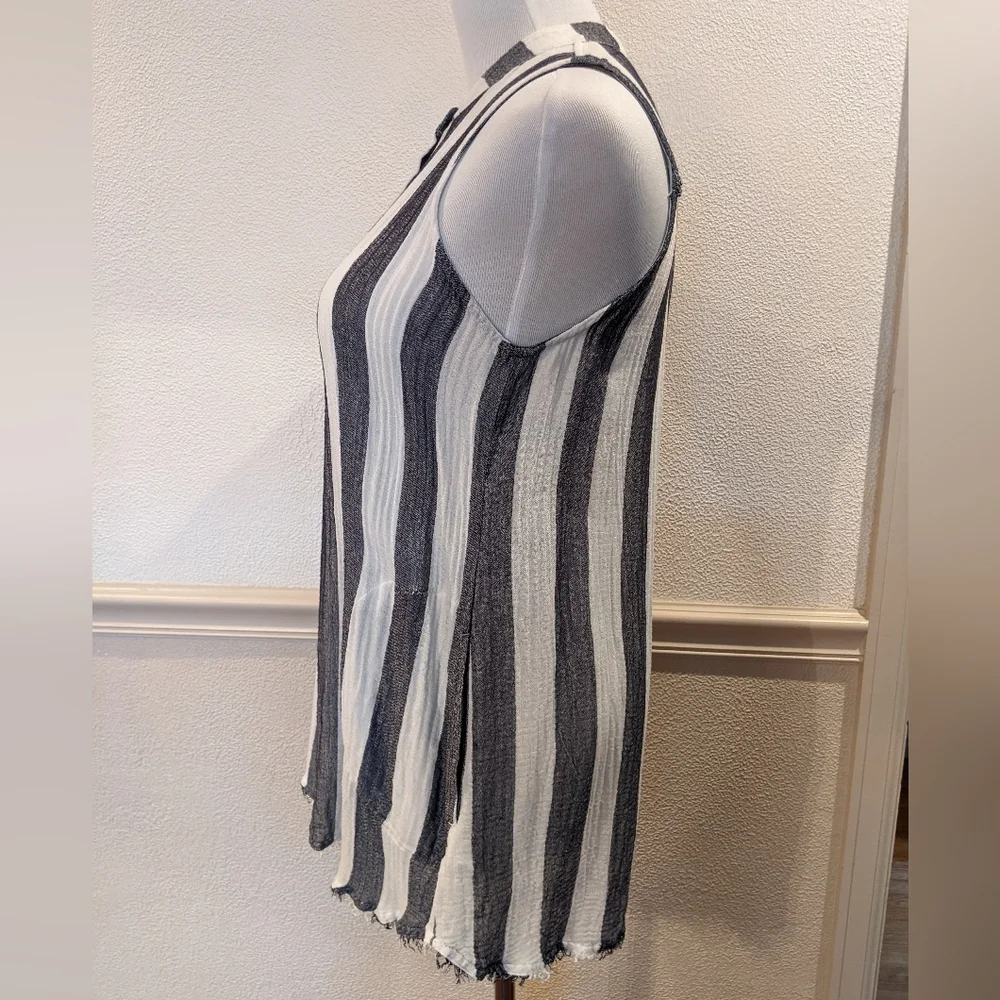 cloth & stone Swing Top w/Pockets - Picture 5 of 7